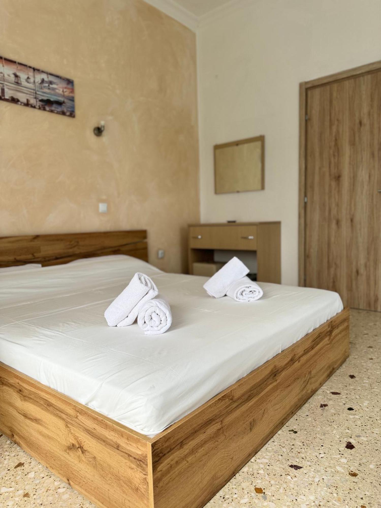 Santa Marina Rooms Agia Marina  Exterior photo